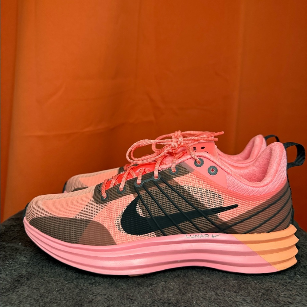 Nike Women's Lunar Roam